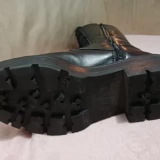 Botas Zara altas negras con cordones