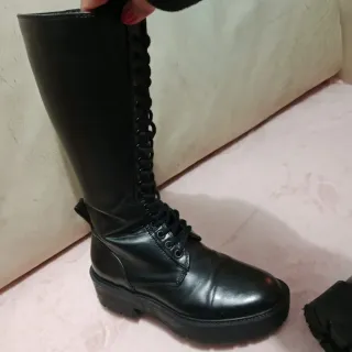 Botas Zara altas negras con cordones