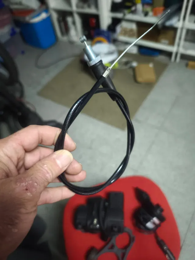 Cable acelerador moto