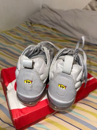 Nike VaporMax Talla 44 Gris