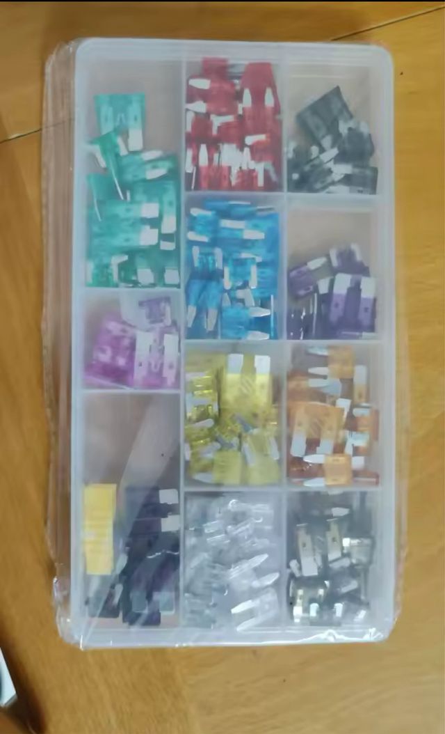 Caja 180 Fusibles Coche automotrices a ESTRENAR