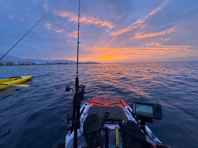 Kayak de pesca casi nuevo