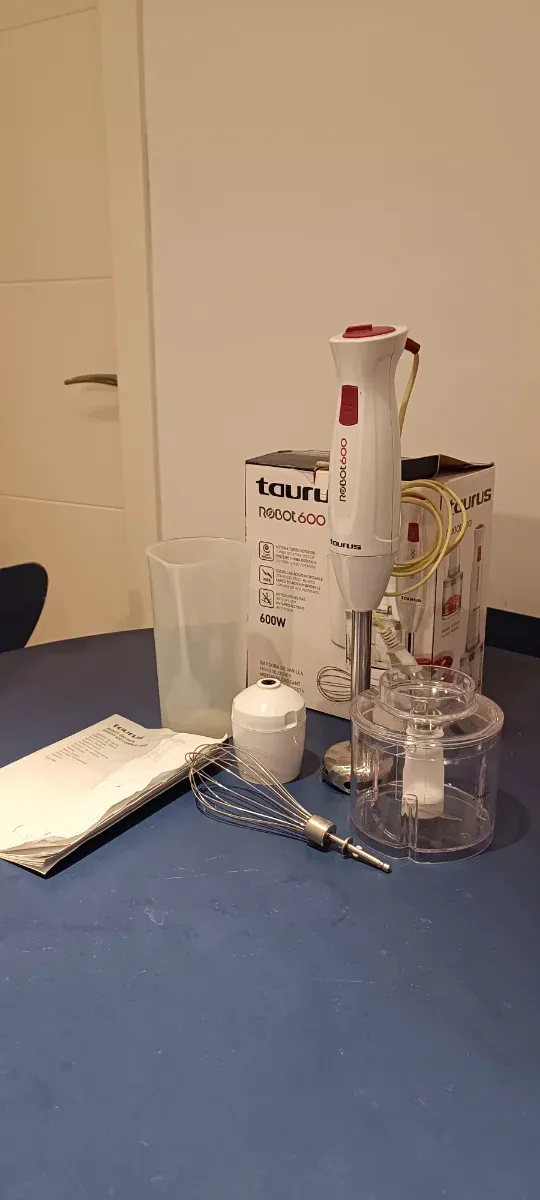 Robot 600 Taurus Batidora de Mano