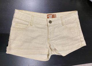 Pantalón corto dorado brillante
