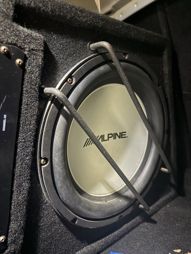 Subwoofer Alpine Negro