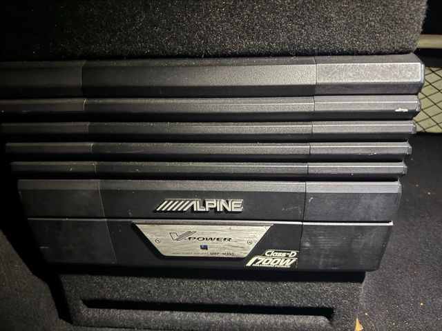 Subwoofer Alpine Negro
