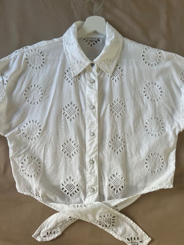 Camisa Guess blanca bordada