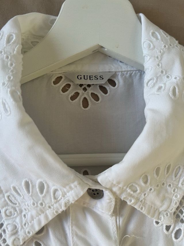 Camisa Guess blanca bordada