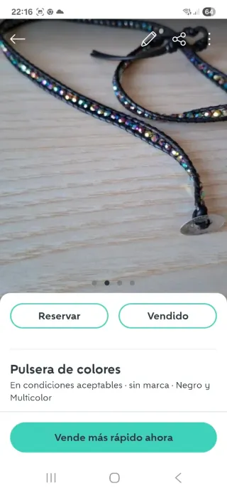 Pulsera de cuero con abalorios multicolor