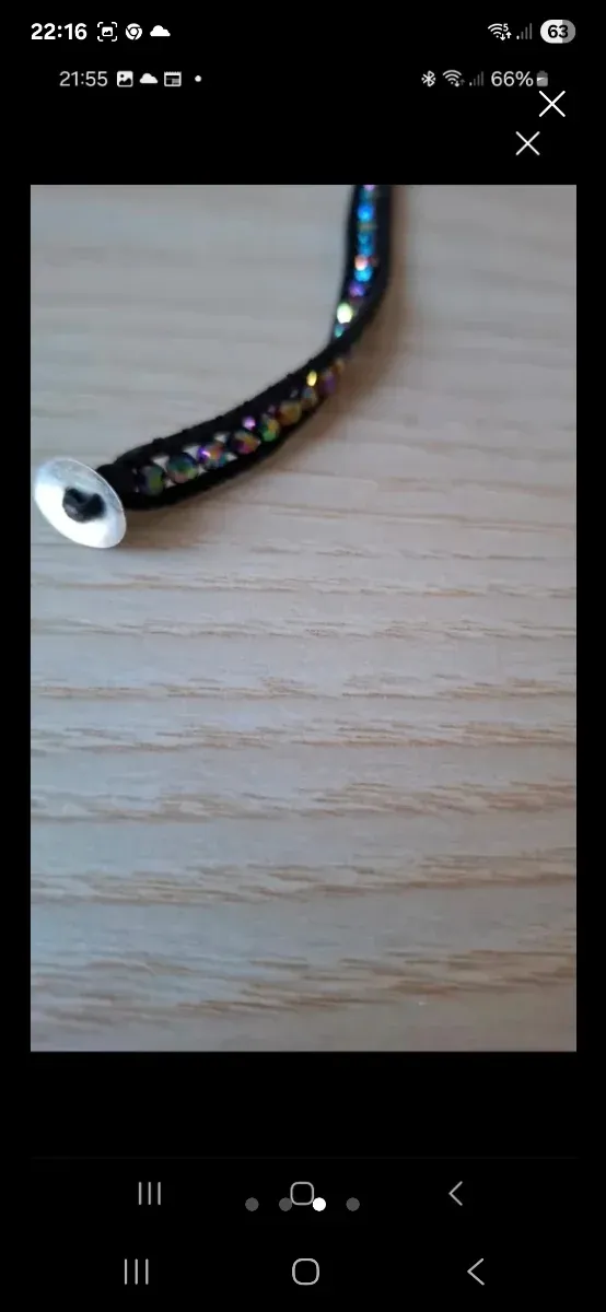 Pulsera de cuero con abalorios multicolor
