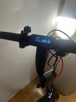 Patinete Nine Bot casi nuevo