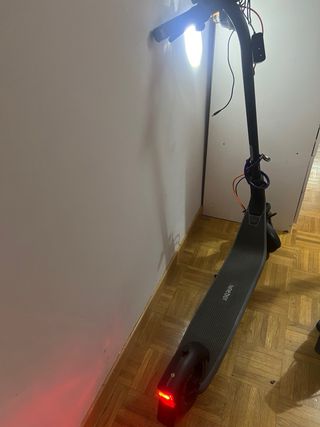 Patinete Nine Bot casi nuevo