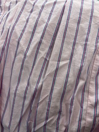 Vestido rosa con rayas