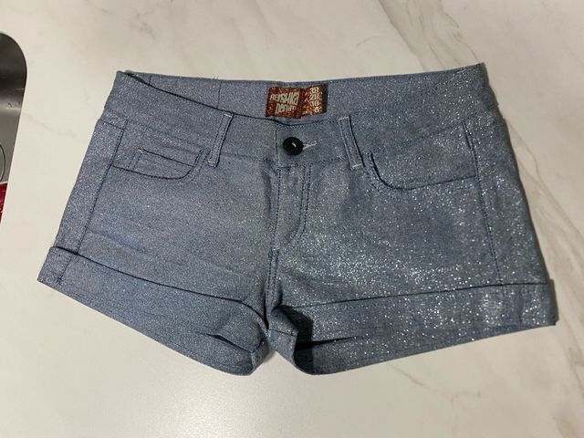 Pantaloni corti argentati brillanti