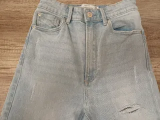 Pantalón vaquero azul claro