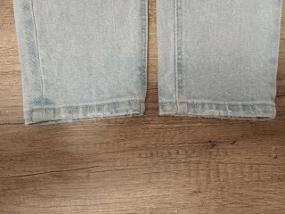 Pantalón vaquero azul claro