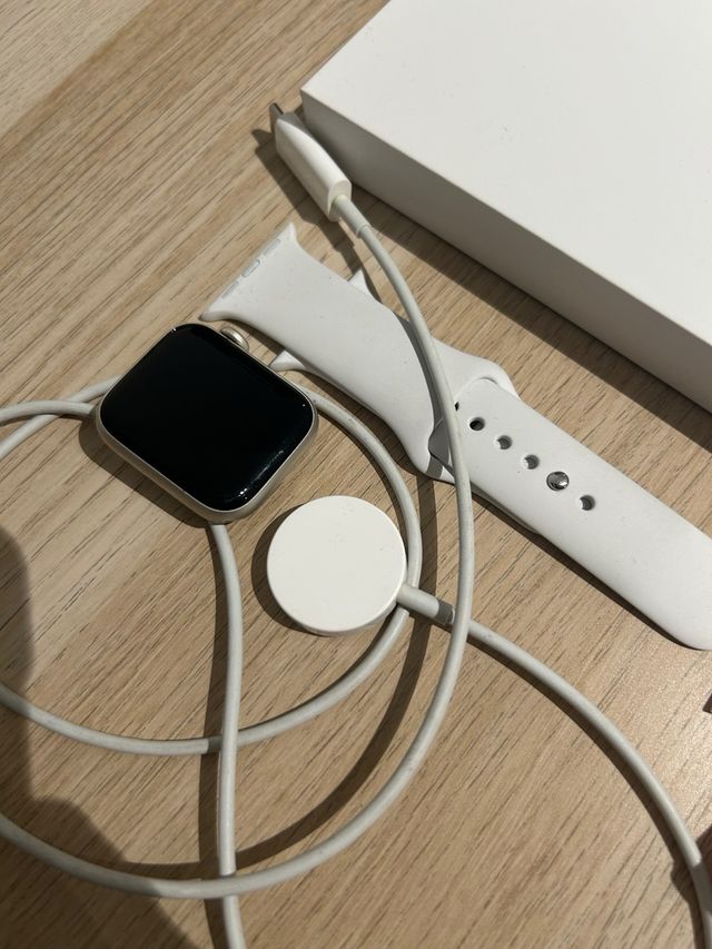 Apple Watch SE 2 40mm Starlight con 3 Correas