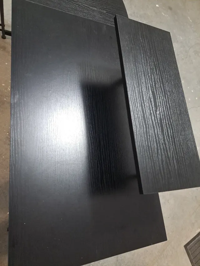 Escritorio negro en L