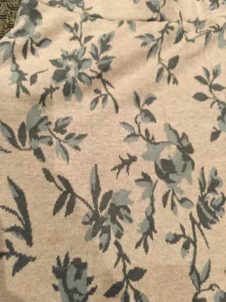 Lote de 4 faldas estampadas y lisa