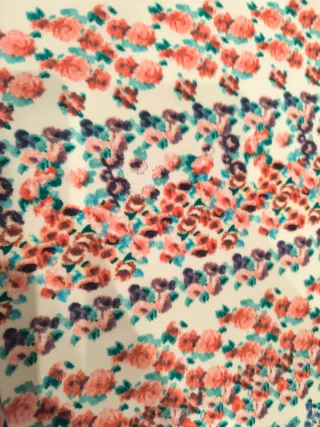 Lote de 4 faldas estampadas y lisa