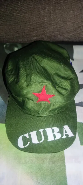 Gorra Cuba verde con estrella roja