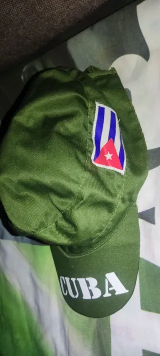 Gorra Cuba verde con estrella roja