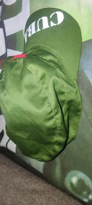 Gorra Cuba verde con estrella roja
