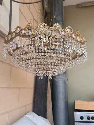 Lámpara de cristal dorada