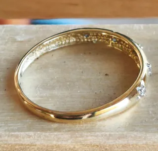 Anillo oro y diamantes flores