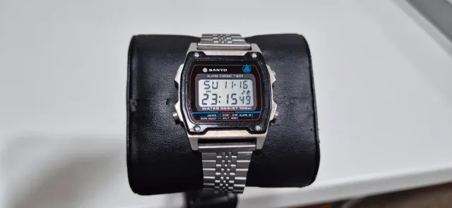 Reloj Sanyo Digital Acero