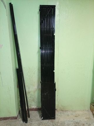 Rejas de seguridad metálicas blancas