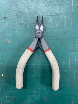 Alicate de montaje Facom