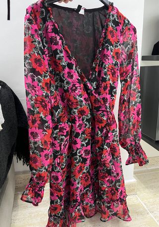 Vestido floral rosa y rojo