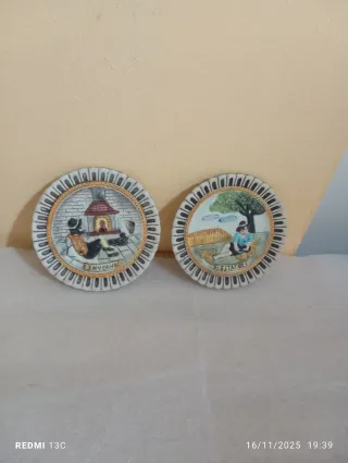 Coppia Piatti Decorativi Ceramica