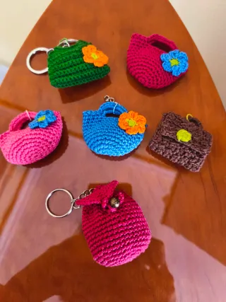 Llaveros Bolsitos Crochet Flores.