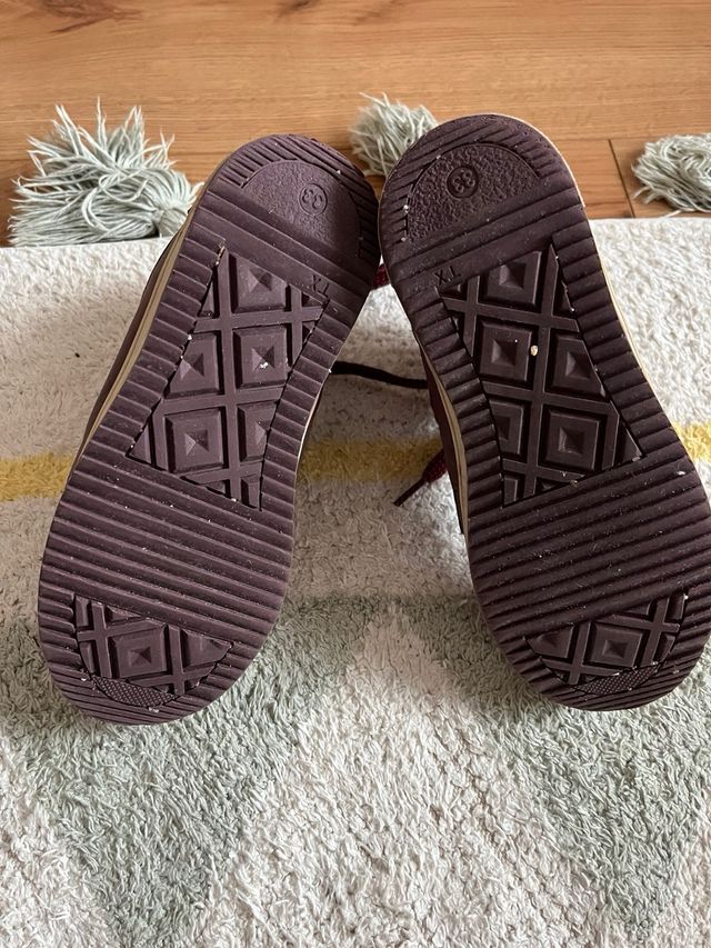 Botas Kickers burdeos talla 32