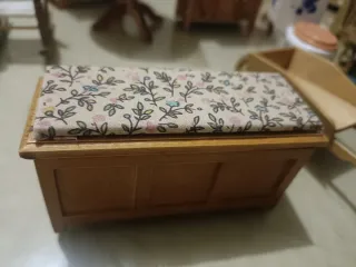 Mobili per casa delle bambole di campagna