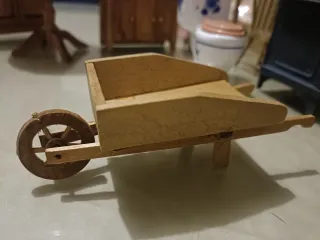 Mobili per casa delle bambole di campagna