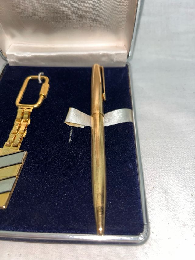 Set regalo portachiavi e penna EPOCA