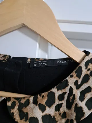 Blusa Zara cuello Peter Pan estampado leopardo