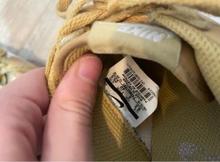 Zapatillas Nike Beige y Blancas