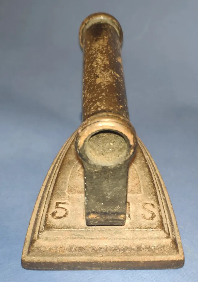 Plancha antigua de hierro