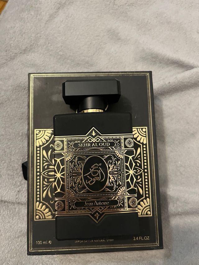 Jean Antoine Sehr Al Oud Perfume Negro y Dorado