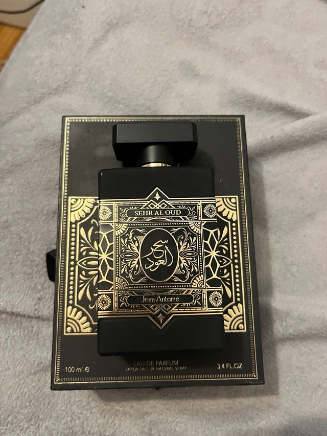 Jean Antoine Sehr Al Oud Perfume Negro y Dorado