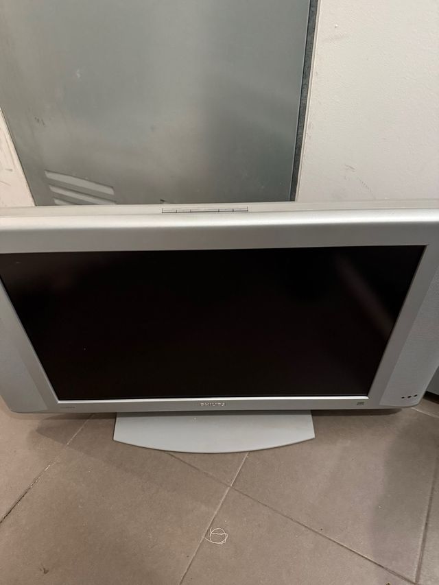 Televisión Philips Plata