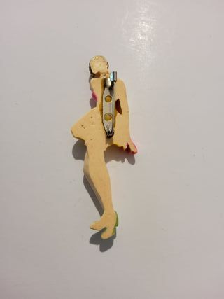 Spilla donna con gonna gialla