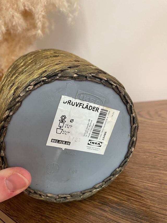 Macetero dorado tejido jacinto de agua