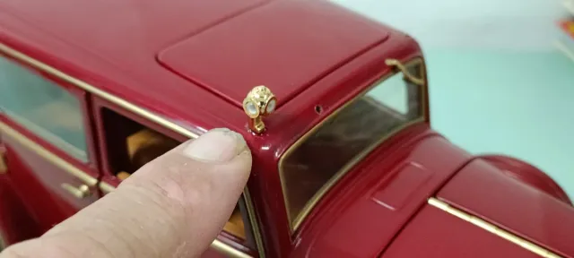 COCHE EXPOSICIÓN - CADILLAC DELUXE TUDOR (1932)