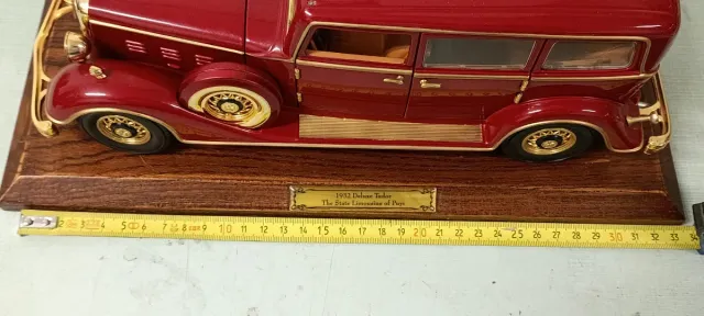 COCHE EXPOSICIÓN - CADILLAC DELUXE TUDOR (1932)