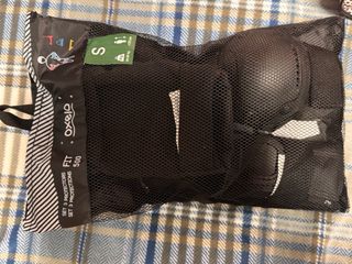 Pack Patines Talla 37 + Casco + Rodilleras